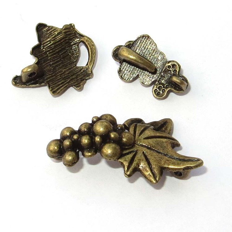 Замочек s-hook "Виноград" ("старая латунь") 14х27
