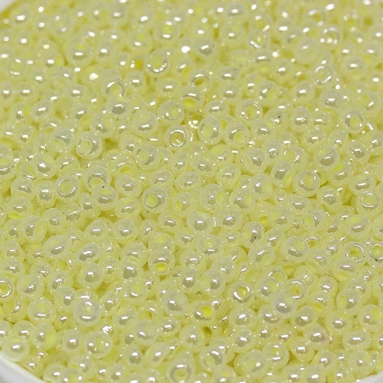 Бисер Glace жемчужный жёлтый светлый 10/0